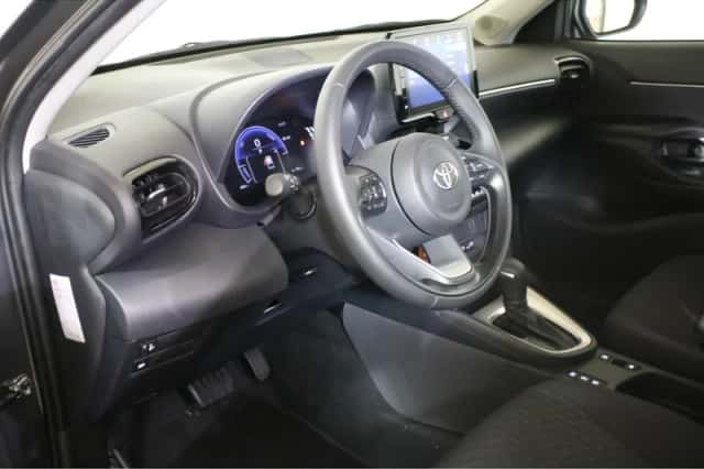 Toyota Yaris Cross (2025) thumbnail 2