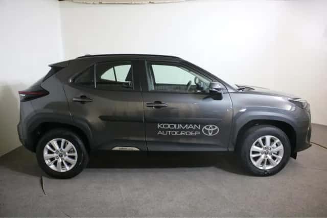 Toyota Yaris Cross (2025) thumbnail 4