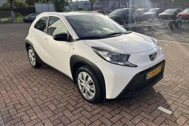 Toyota Aygo (2024) thumbnail 5