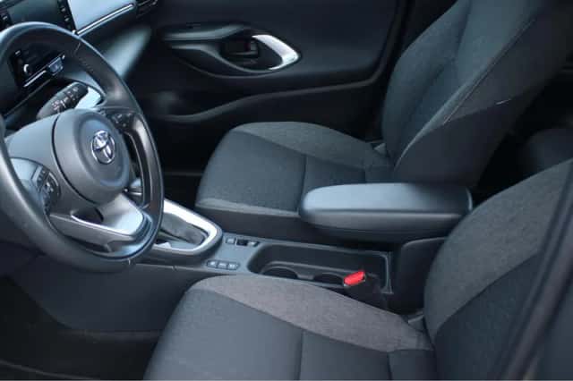 Toyota Yaris Cross (2024) thumbnail 2