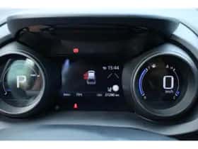 Toyota Yaris Cross (2024) thumbnail 5