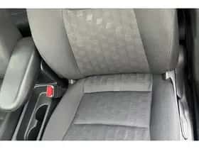 Toyota Yaris (2024) thumbnail 7
