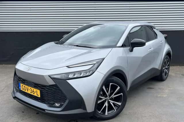 Toyota C-HR (2024) thumbnail 1