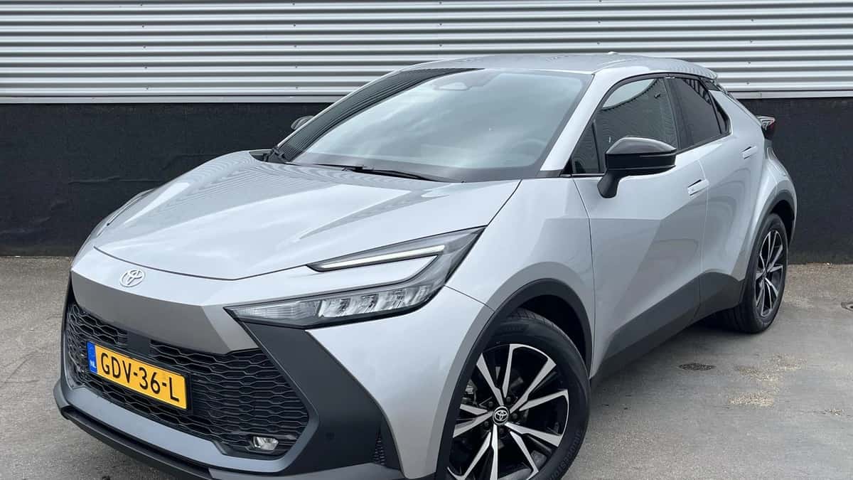 Toyota C-HR (2024) — foto 1