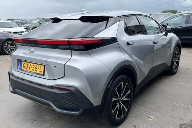 Toyota C-HR (2024) thumbnail 13