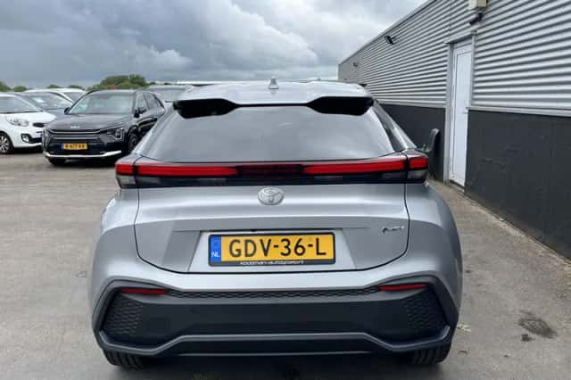 Toyota C-HR (2024) thumbnail 18