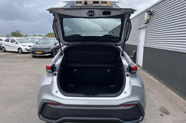 Toyota C-HR (2024) thumbnail 19