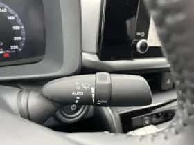 Toyota C-HR (2024) thumbnail 29