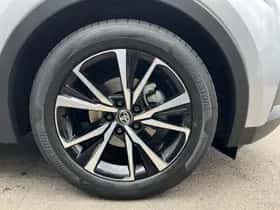 Toyota C-HR (2024) thumbnail 10