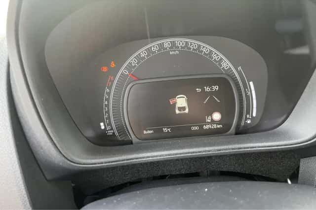 Toyota Aygo (2022) thumbnail 12