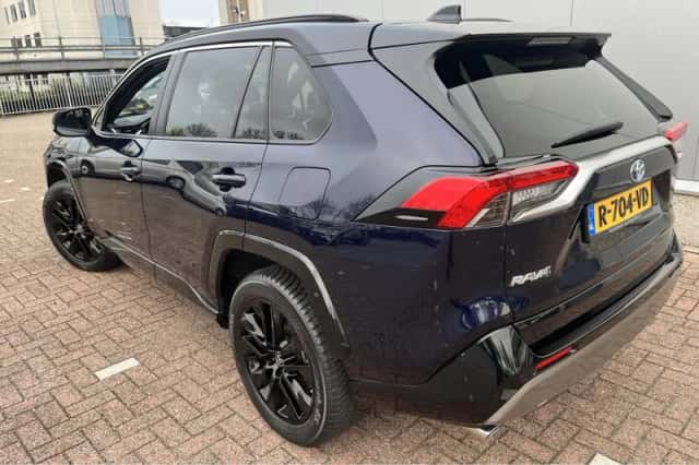 Toyota RAV4 (2023) thumbnail 12
