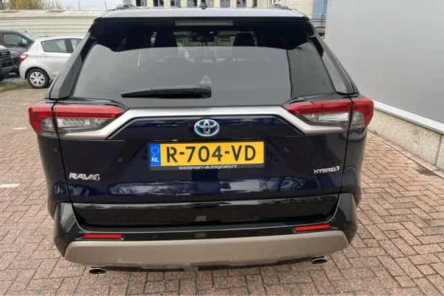 Toyota RAV4 (2023) thumbnail 18