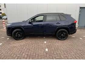 Toyota RAV4 (2023) thumbnail 3
