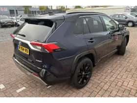Toyota RAV4 (2023) thumbnail 4