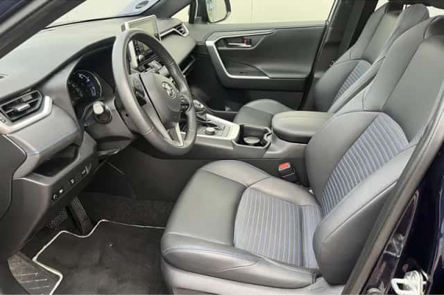Toyota RAV4 (2023) thumbnail 6