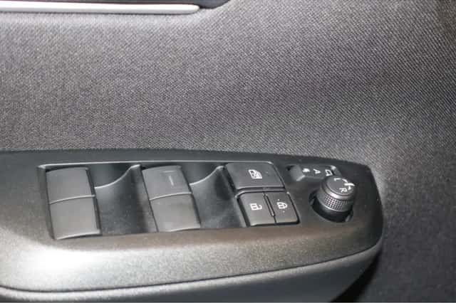 Toyota Yaris (2025) thumbnail 14