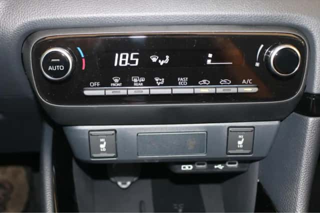 Toyota Yaris (2025) thumbnail 23