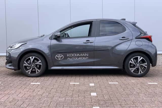 Toyota Yaris (2025) thumbnail 4