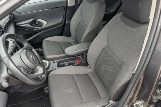 Toyota Yaris Cross (2024) thumbnail 2