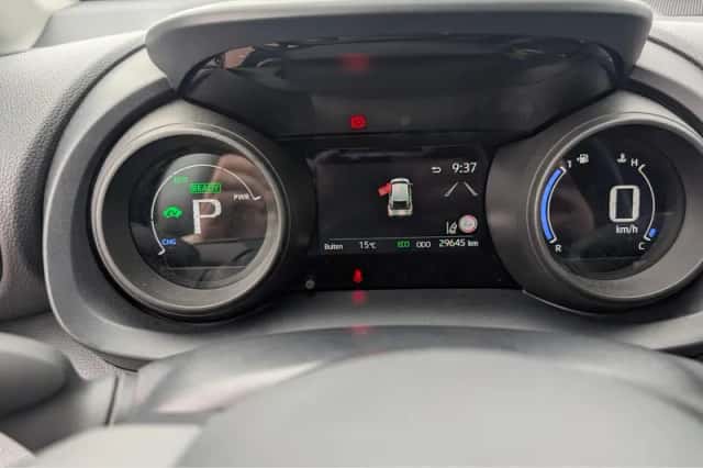 Toyota Yaris Cross (2024) thumbnail 5