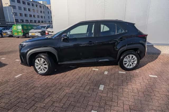 Toyota Yaris Cross (2024) thumbnail 3