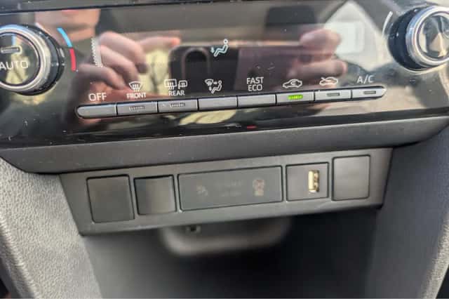 Toyota Yaris Cross (2024) thumbnail 23