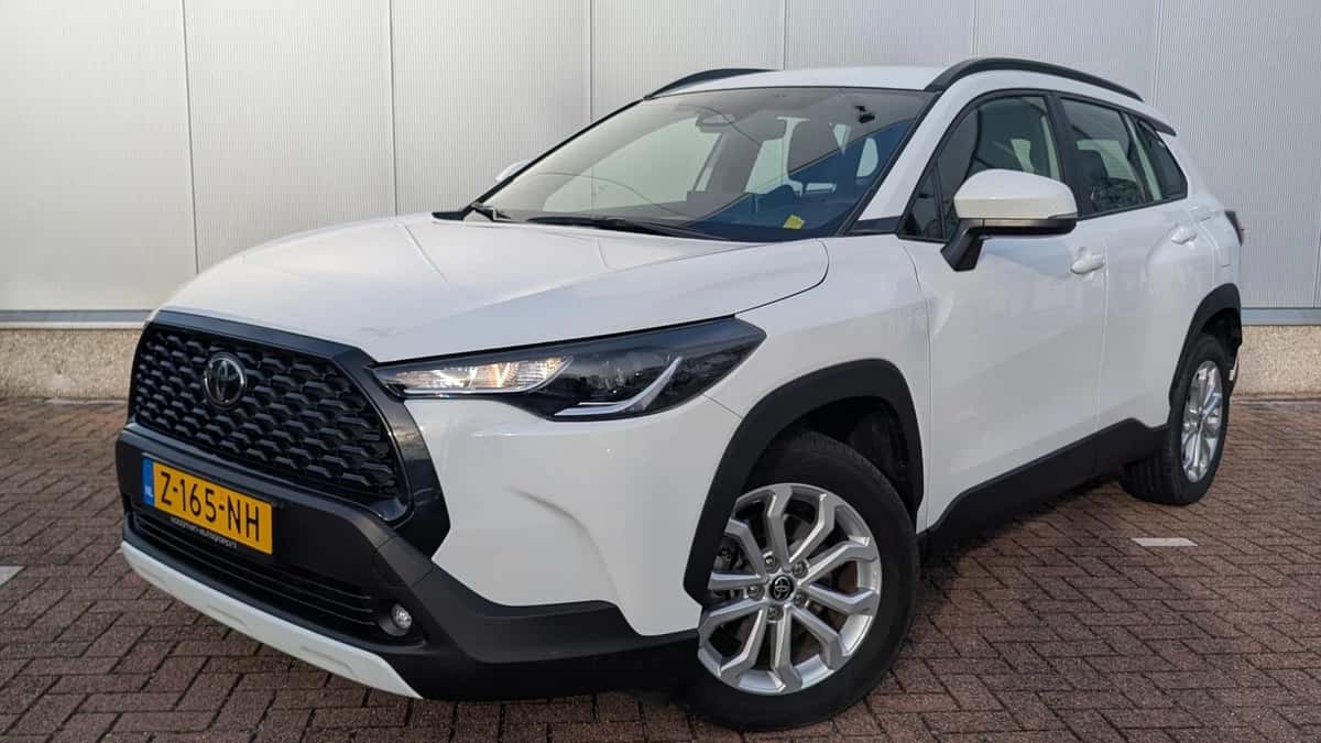 Toyota Corolla (2024) — foto 1