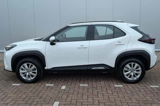 Toyota Yaris Cross (2024) thumbnail 3