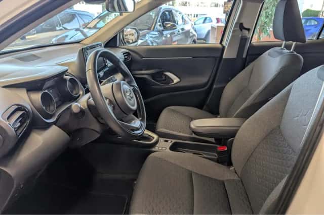 Toyota Yaris Cross (2024) thumbnail 6