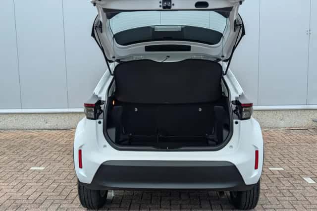 Toyota Yaris Cross (2024) thumbnail 9