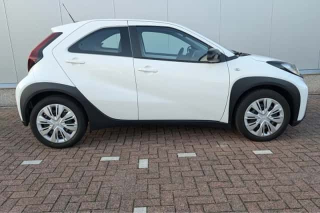 Toyota Aygo (2024) thumbnail 3