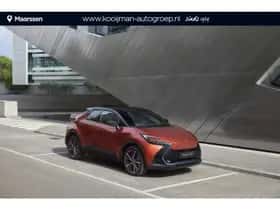 Toyota C-HR (2025) thumbnail 2