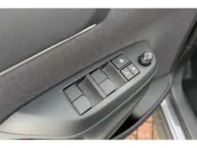 Toyota Yaris Cross (2023) thumbnail 21