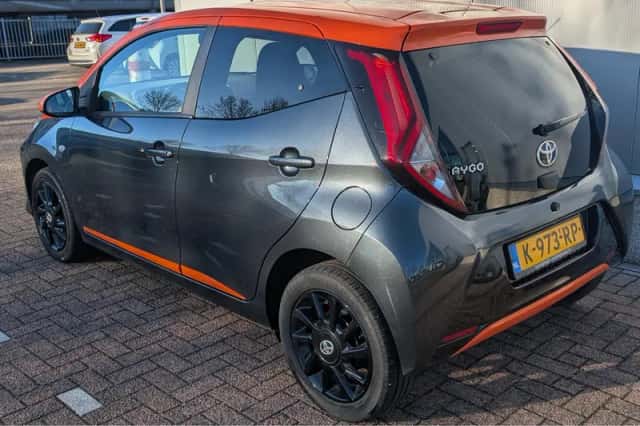 Toyota Aygo (2021) thumbnail 3