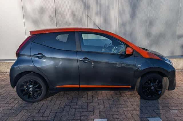 Toyota Aygo (2021) thumbnail 9