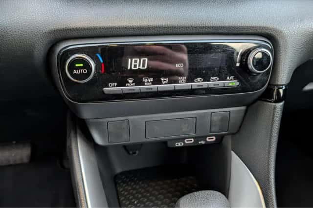 Toyota Yaris (2024) thumbnail 23