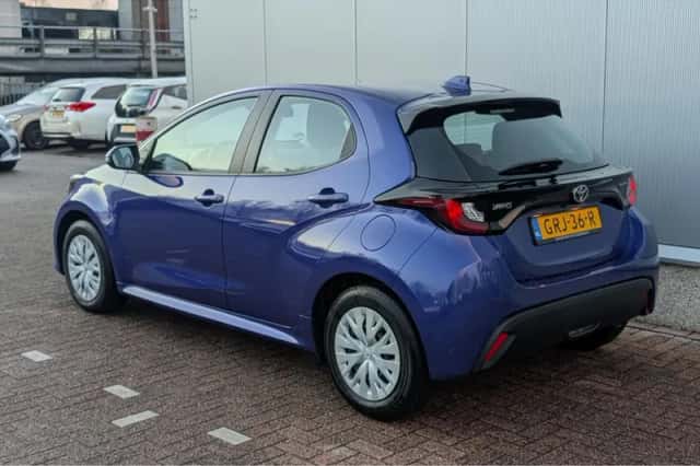 Toyota Yaris (2024) thumbnail 4