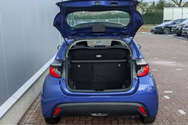 Toyota Yaris (2024) thumbnail 8