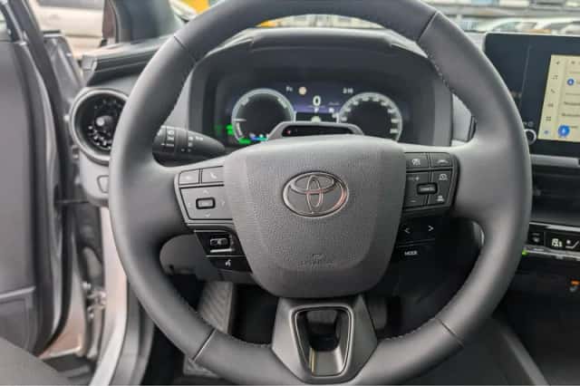 Toyota C-HR (2025) thumbnail 24