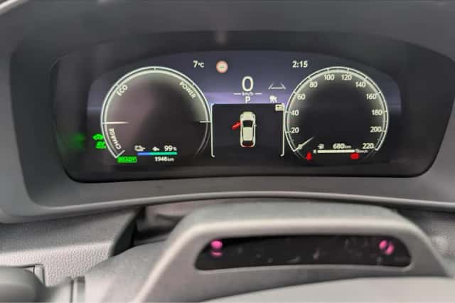 Toyota C-HR (2025) thumbnail 25
