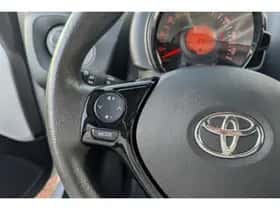 Toyota Aygo (2020) thumbnail 16