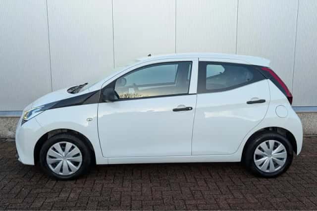 Toyota Aygo (2020) thumbnail 3