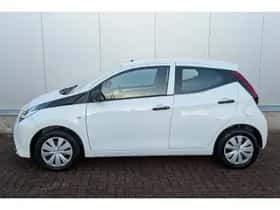 Toyota Aygo (2020) thumbnail 3
