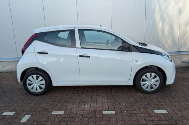 Toyota Aygo (2020) thumbnail 9