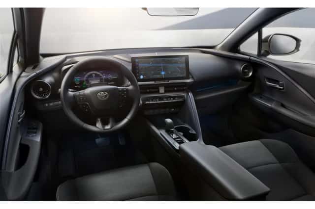 Toyota C-HR (2025) thumbnail 5