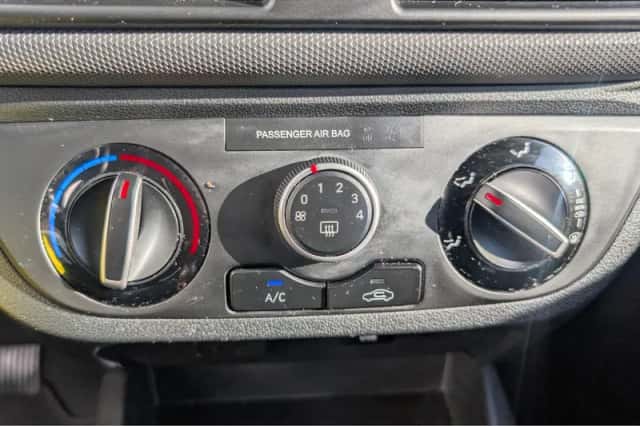Hyundai i10 (2022) thumbnail 23