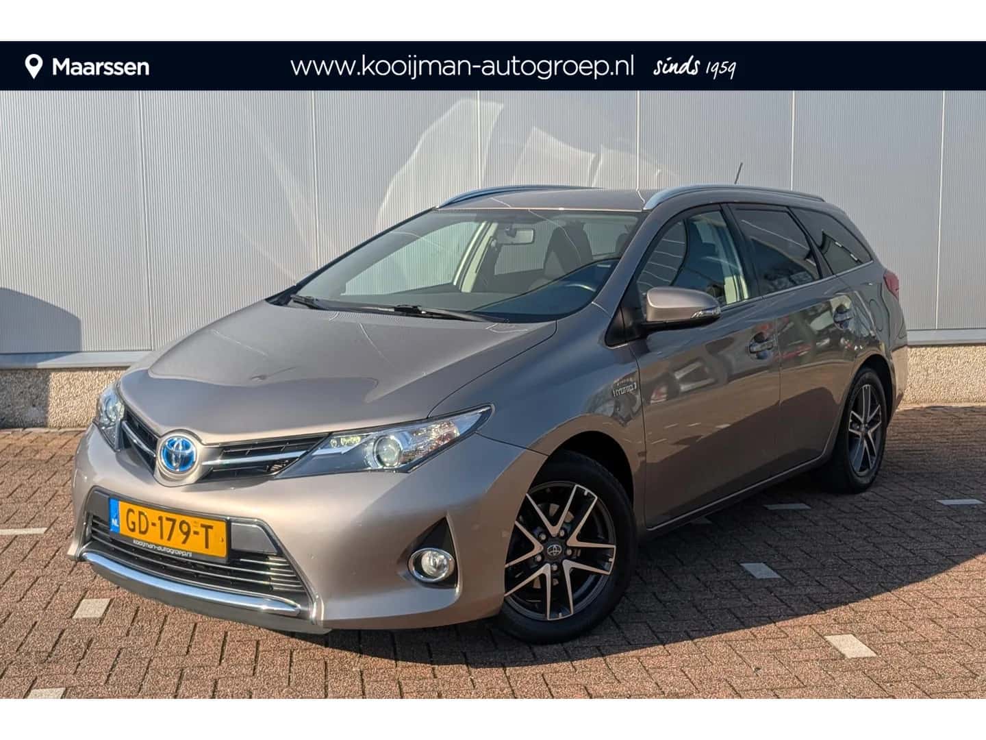 Toyota Auris (2015) — foto 1