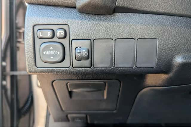 Toyota Auris (2015) thumbnail 11