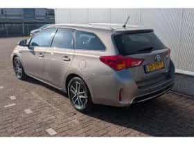 Toyota Auris (2015) thumbnail 6