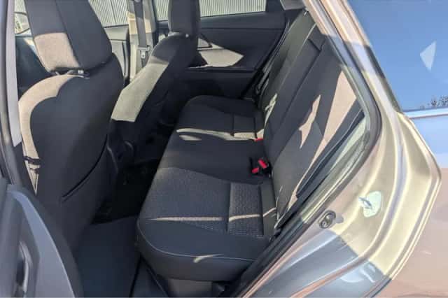 Toyota Auris (2015) thumbnail 8